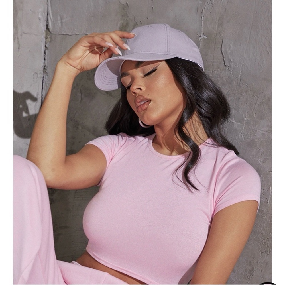 PrettyLittleThing Basic Baby Pink Short Sleeve Crop T-shirt. Size 4(S).